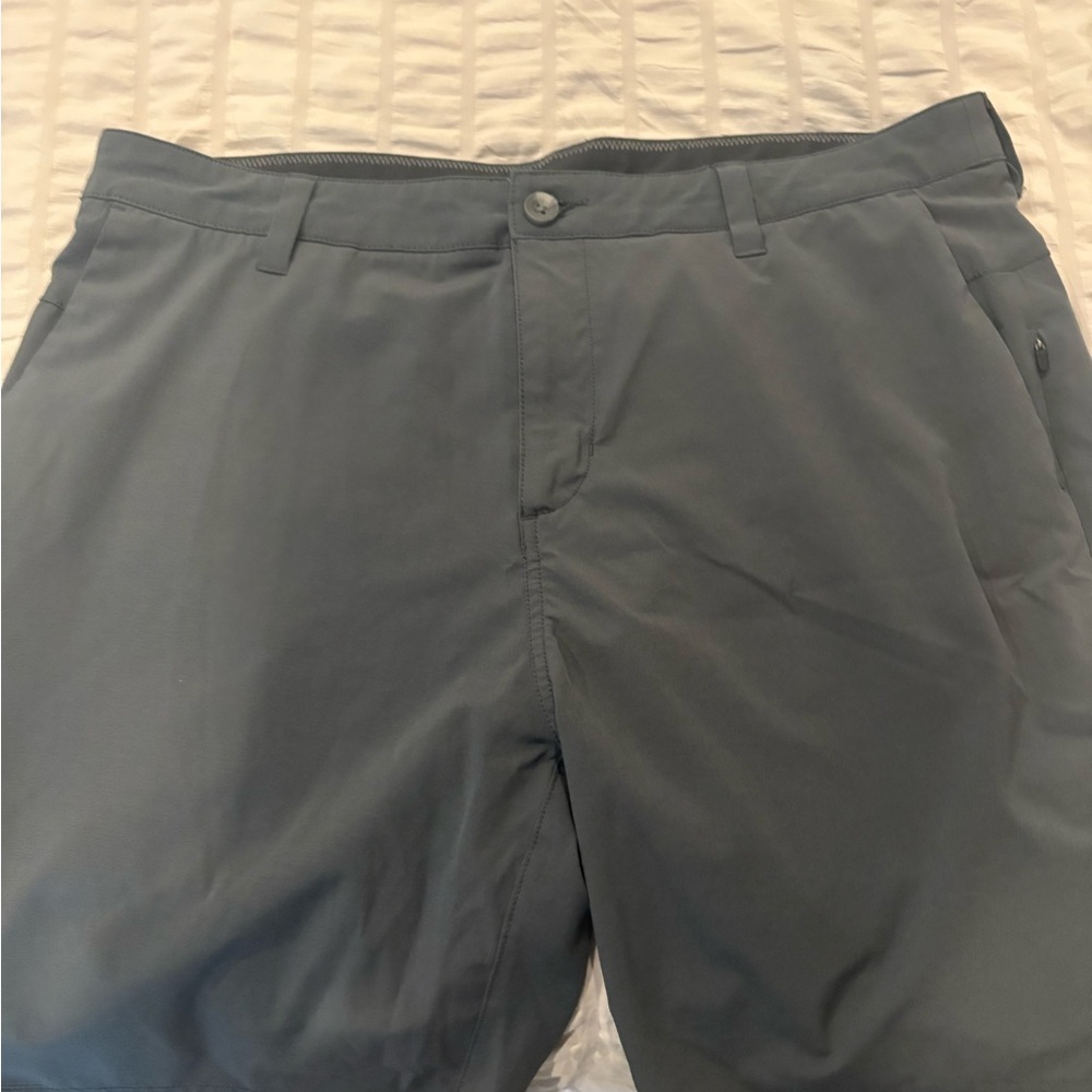 Vuori Men's Gray Shorts